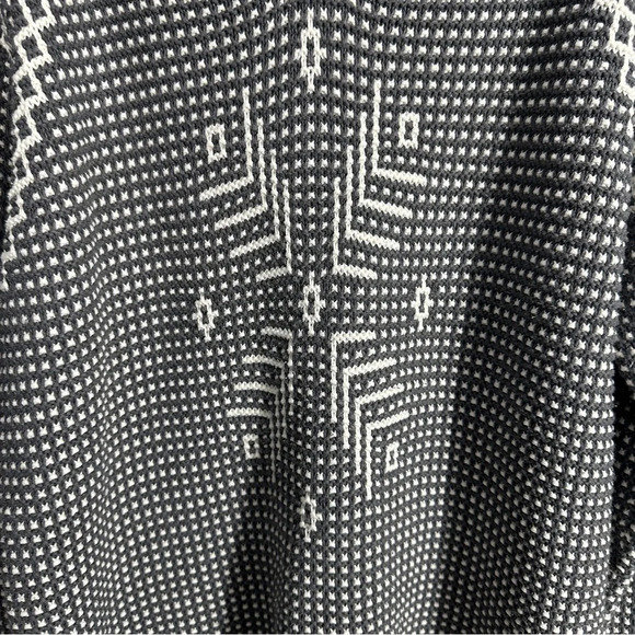 Liz Claiborne size M cotton blend sweater, gray/white. Great condition. - Picture 2 of 10